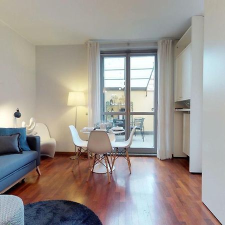 Design Apartment Near Duomo Square Milano Ngoại thất bức ảnh