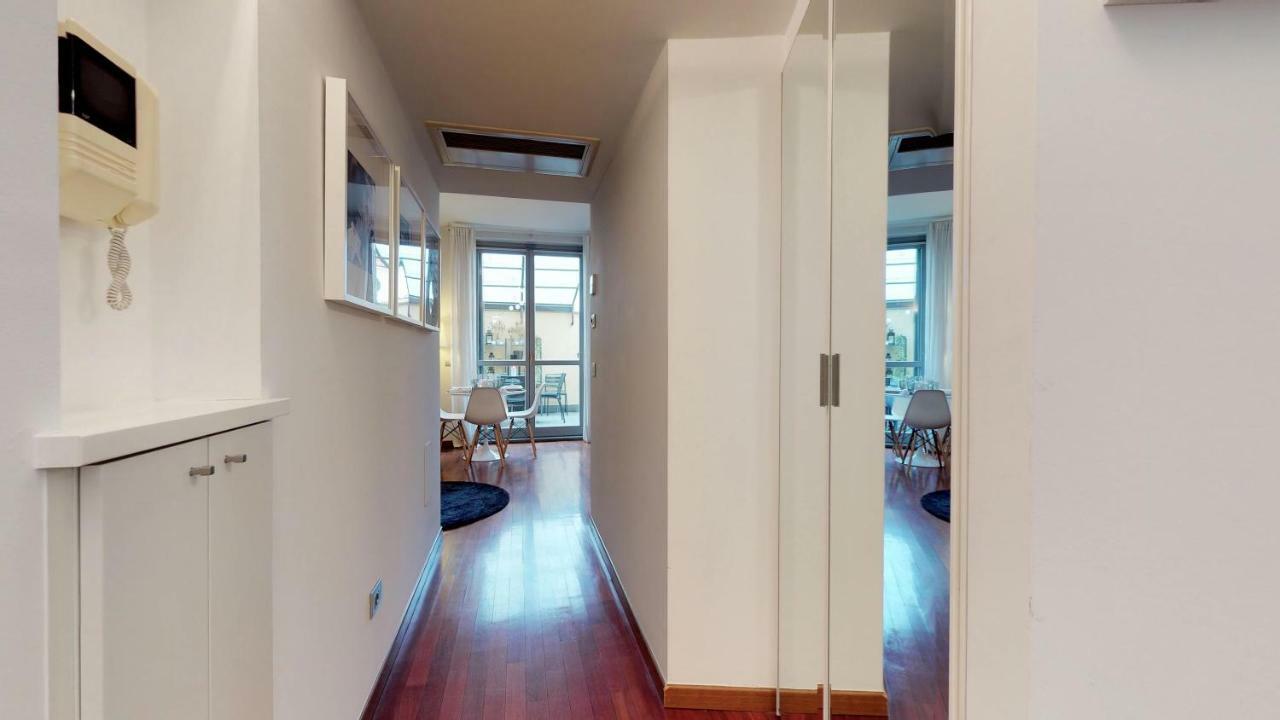 Design Apartment Near Duomo Square Milano Ngoại thất bức ảnh