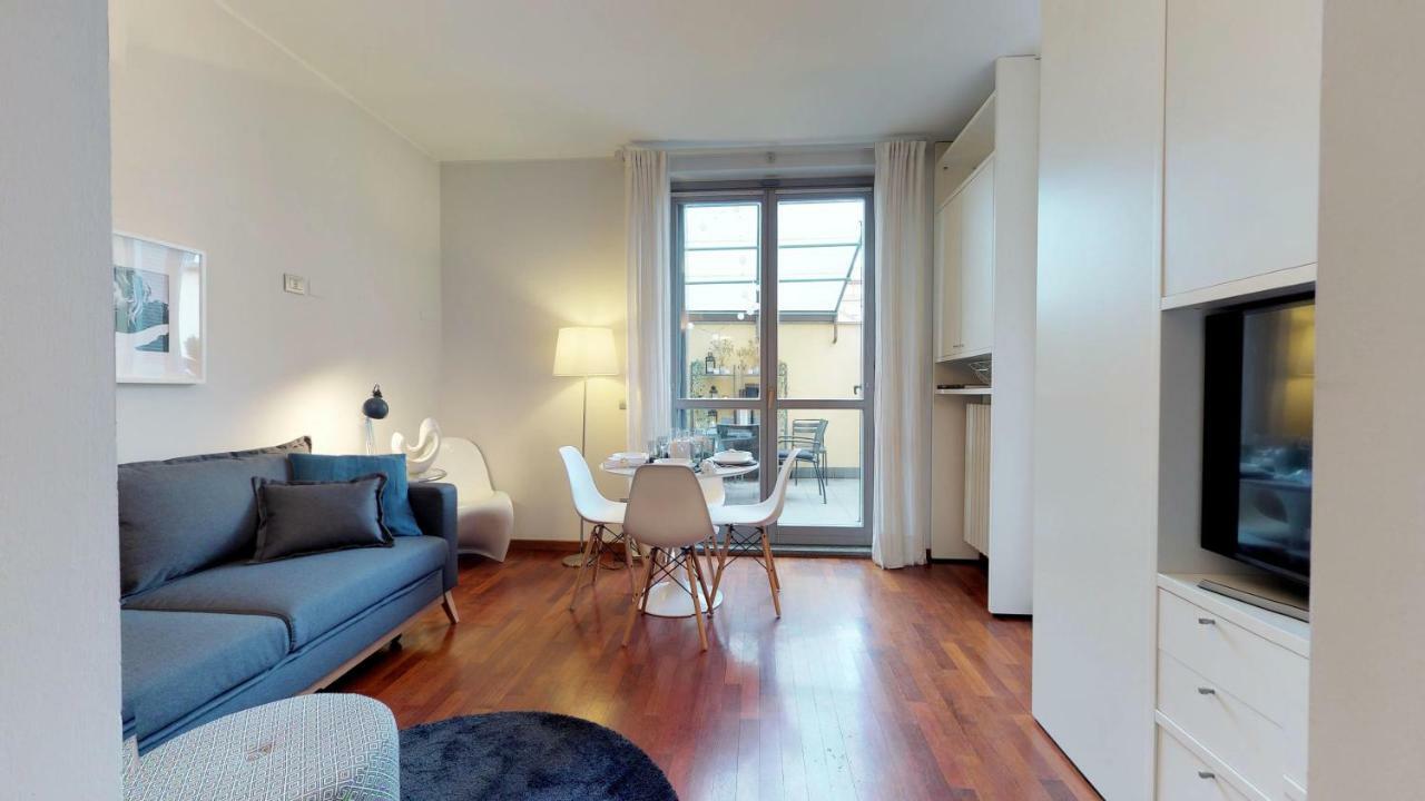 Design Apartment Near Duomo Square Milano Ngoại thất bức ảnh
