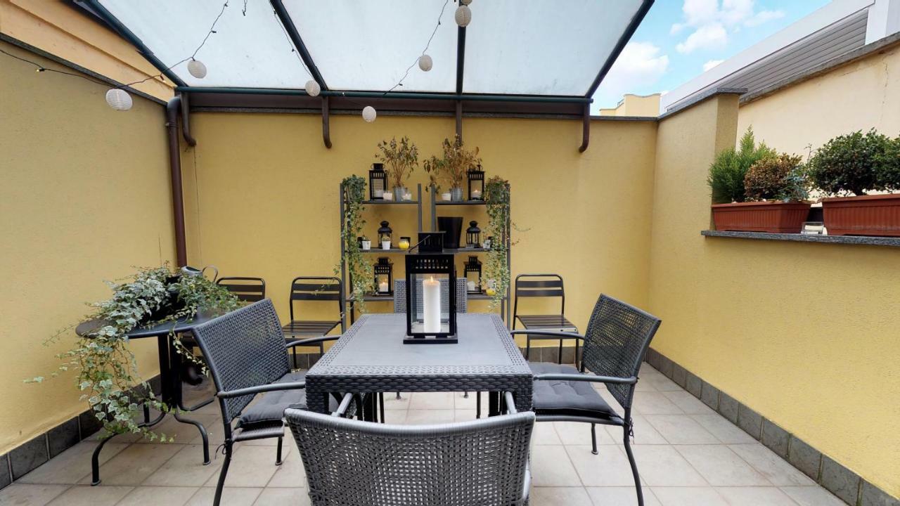 Design Apartment Near Duomo Square Milano Ngoại thất bức ảnh