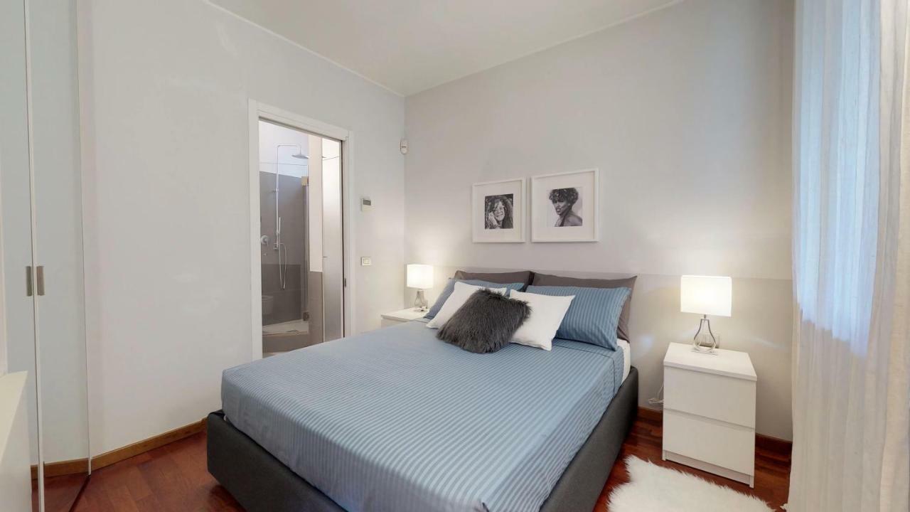 Design Apartment Near Duomo Square Milano Ngoại thất bức ảnh