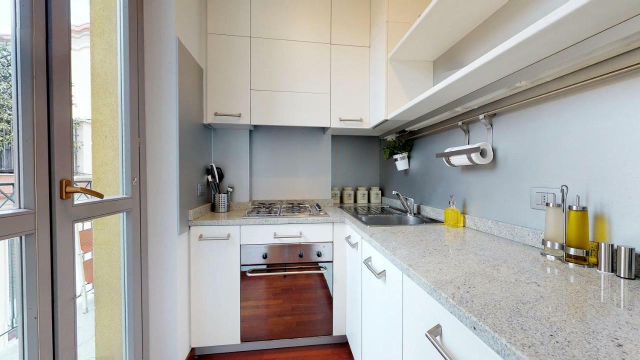 Design Apartment Near Duomo Square Milano Ngoại thất bức ảnh